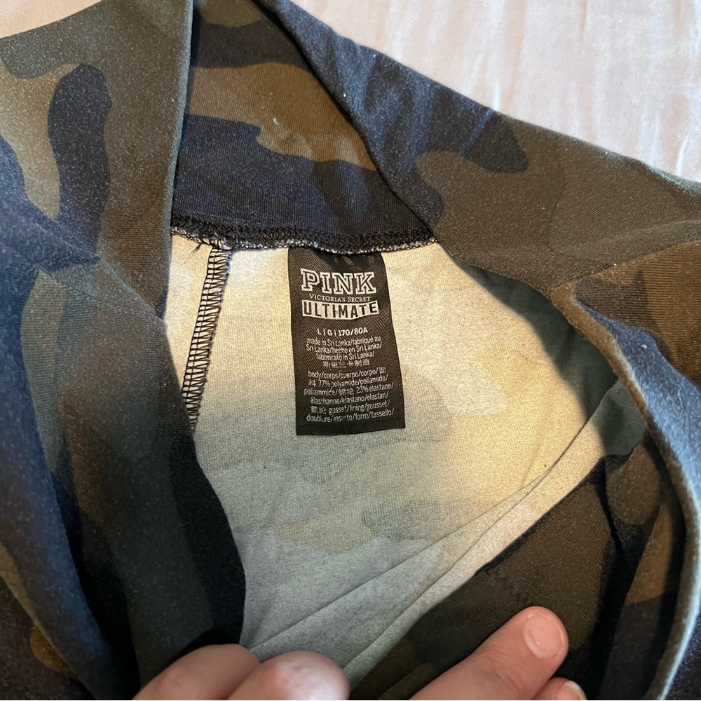 Camo Victorias Secret Pink Leggings Size Large